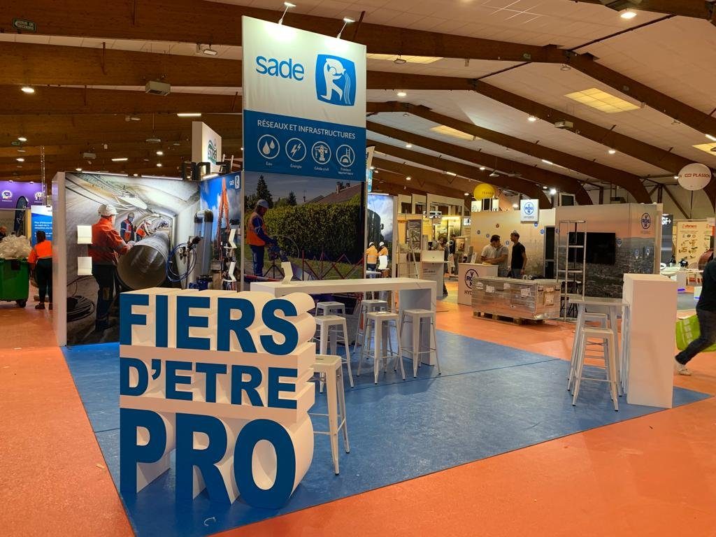 Trade show booth — Full fit-out — flooring, walls, furniture